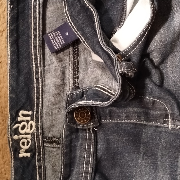 Reign Jeans - Picture 2 of 6